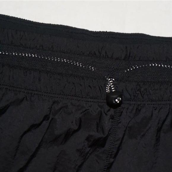 ‼️SOLD‼️ NWT Lululemon Step Out Shorts $88 Retail Sz 12 Black - Picture 7 of 8